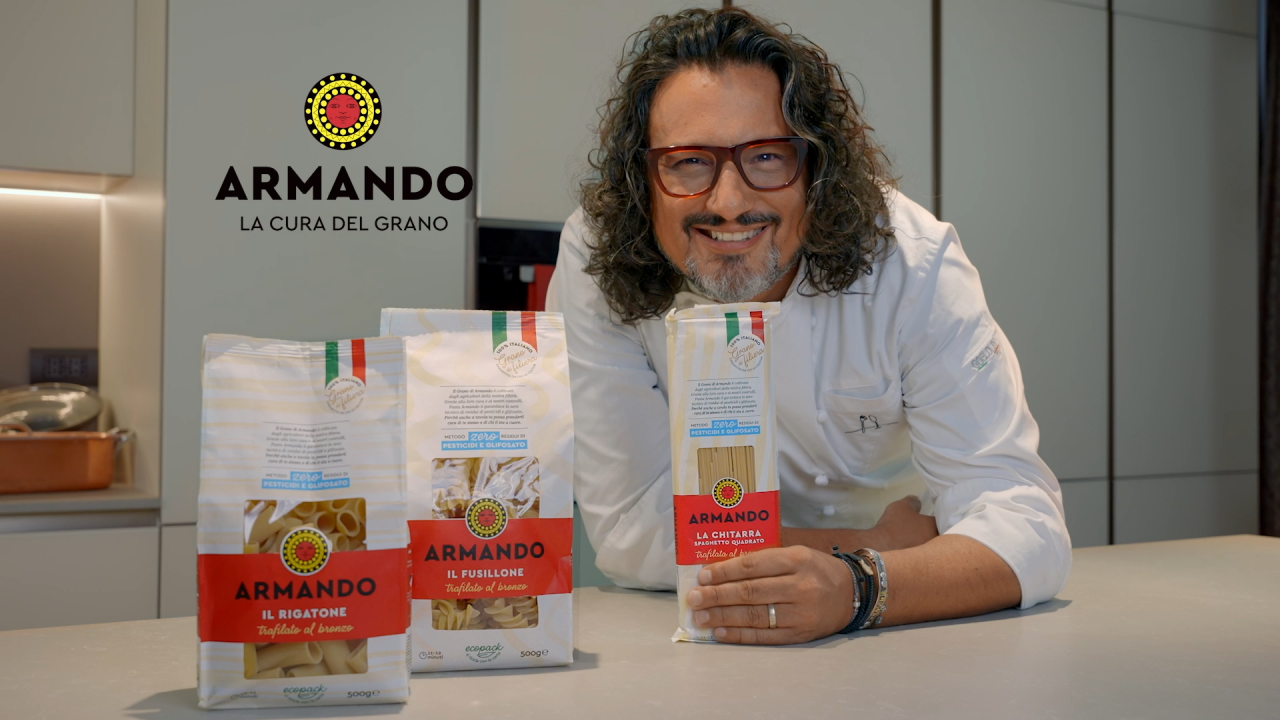 Carica il video: 