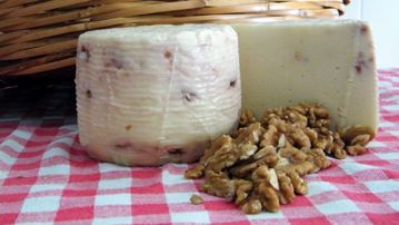 Immagine di FORMAGGIO PRIMO SALE CON NOCI NEBRUS 1 Kg A PESO VARIABILE